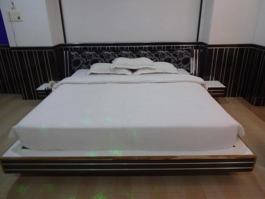 Hotel Shree Vinayak Palace Bhopal Dış mekan fotoğraf