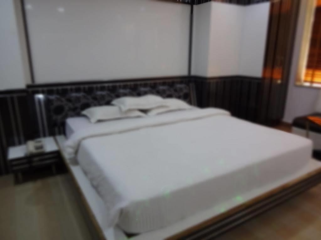 Hotel Shree Vinayak Palace Bhopal Dış mekan fotoğraf